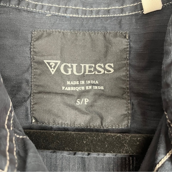 Vintage Men’s Y2K GUESS Dark Blue Casual Button Down Shirt 100% Cotton Small - Picture 3 of 9